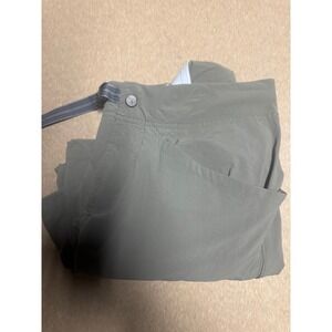 Mountain Hardwear‎ Women's Size 8 Olive Green Outdoor Hiking Capri Pants
